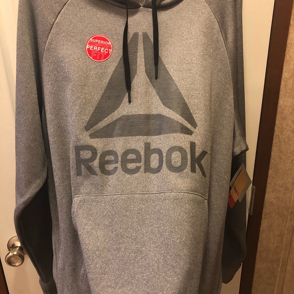 💥New Reebok Workout Ready Pullover - Picture 2 of 6